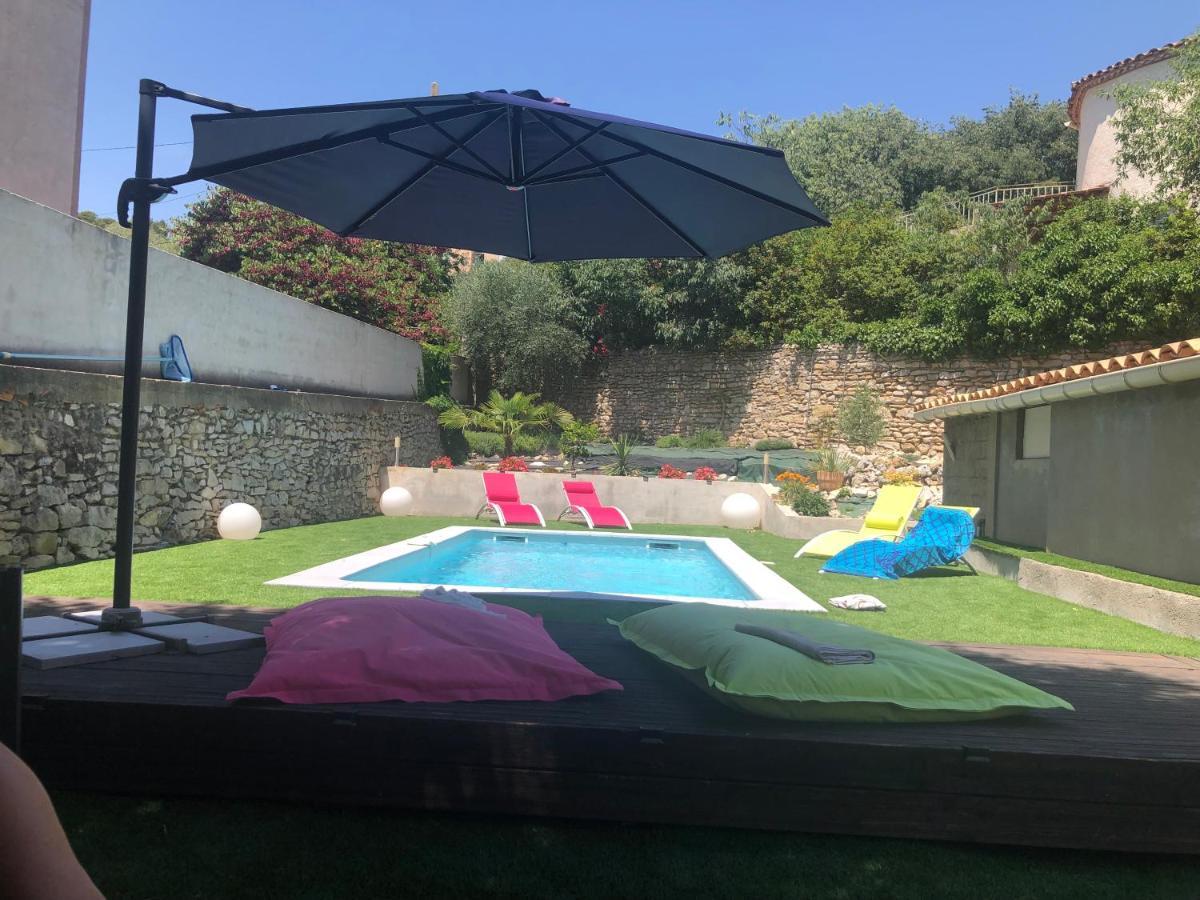 Villa Calme Avec Piscine Privee نيم المظهر الخارجي الصورة