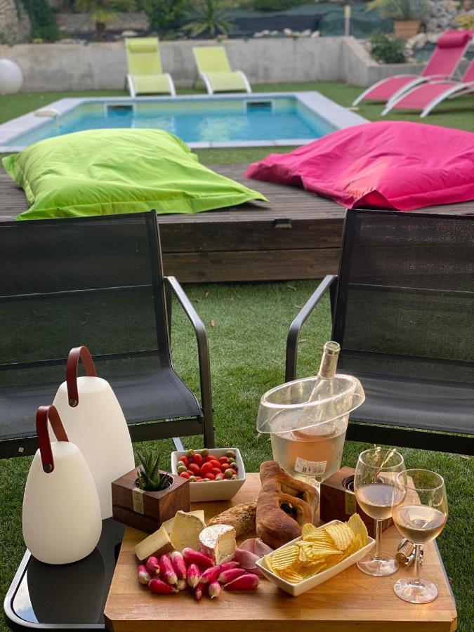 Villa Calme Avec Piscine Privee نيم المظهر الخارجي الصورة